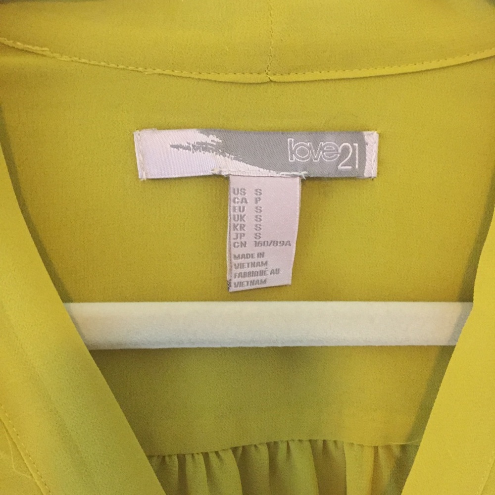 Vibrant Tie Top Blouse - Picture 5 of 5
